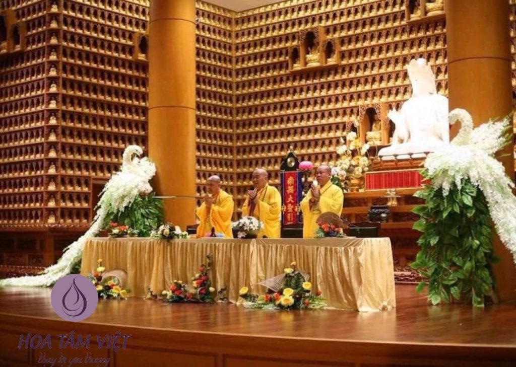 Con về bên phật