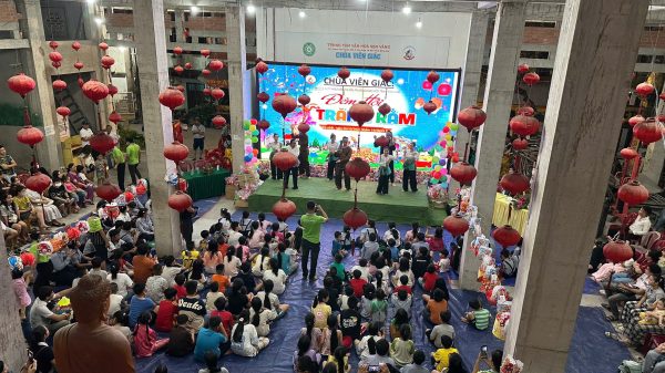 Lời Tri Ân Sâu Sắc Từ Hoa Tâm Việt Thắp Sáng Trung Thu Yêu Thương Cho Trẻ Em Khó Khăn
