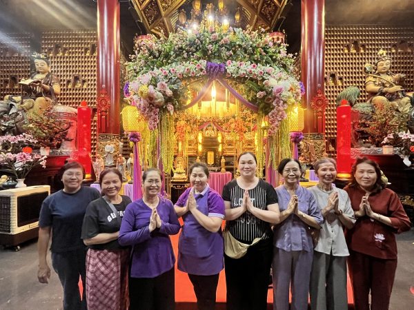 Không Khí Chuẩn Bị Lễ Phật Đản Tại Chùa Vạn Phật