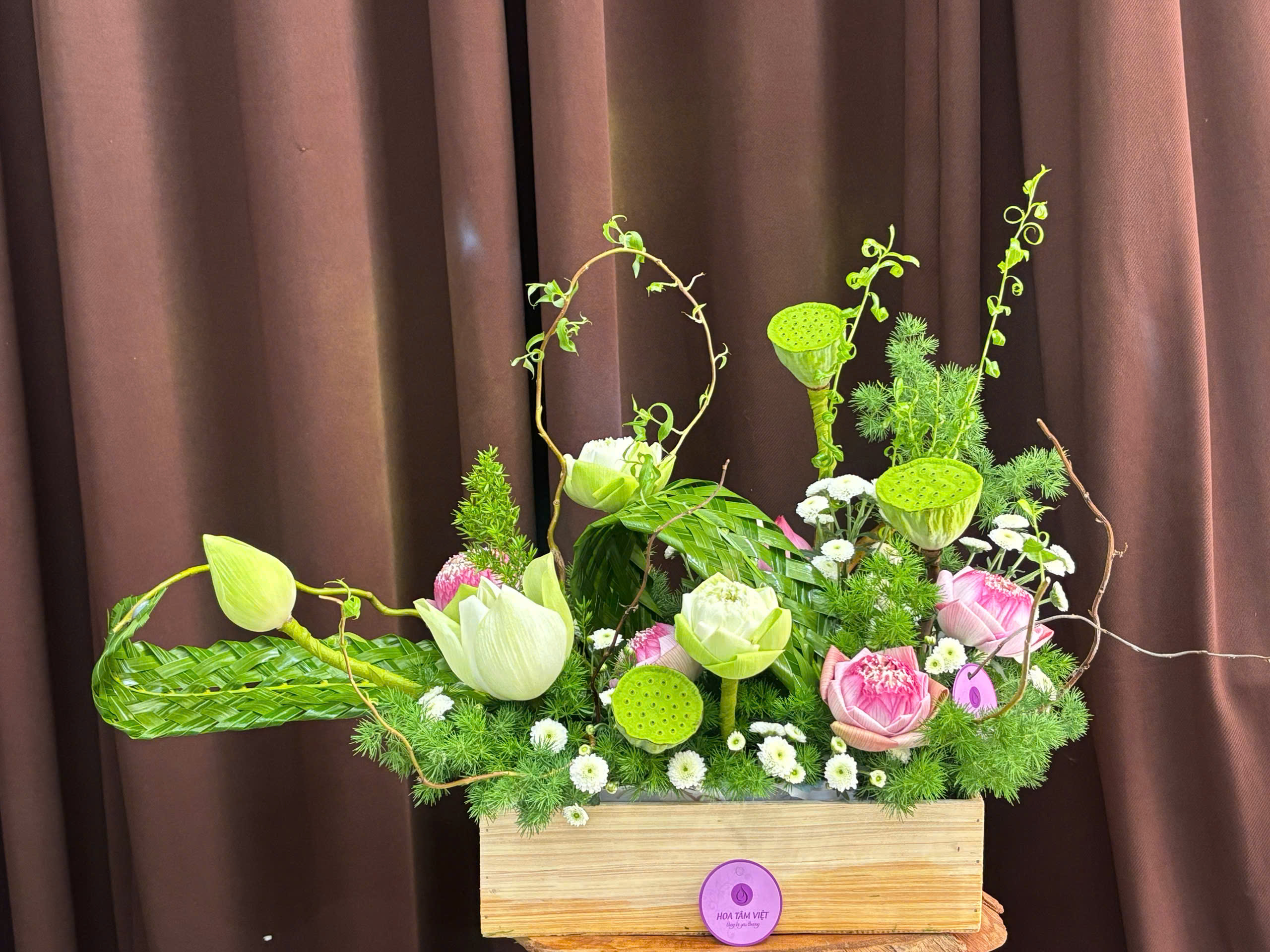 Hướng Dẫn Cắm Hoa Sen Nghệ Thuật Tinh Tế