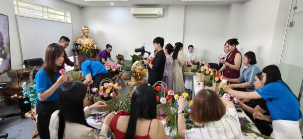 Workshop “Hoa Nở Từ Tâm” – Trải nghiệm chữa lành cùng nghệ thuật cắm hoa